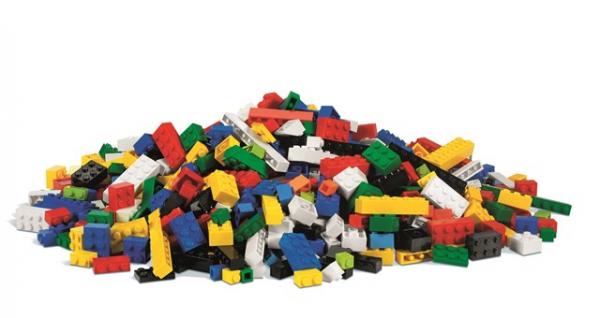 Assorted multicolor LEGO pieces.
